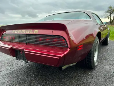 Pontiac Firebird Formula 400 — Muscle car emblématique des années 80, 70'000 km — Armaturenbrett