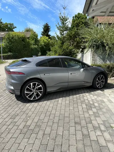 Jaguar I-PACE EV400 HSE AWD — Électrique premium, 89000 km, état impeccable — side view