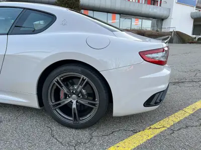 Maserati GranTurismo MC Stradale Centennial Edition — Chef-d'œuvre italien rare, 31'000 km seulement — Miniatur 12