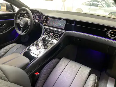Bentley Continental GT 4.0 V8 Mulliner — Coupé de luxe britannique, 50'000 km seulement — Miniature 7