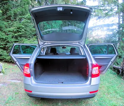 Skoda Octavia Combi 2.0 TDI Clever 4x4 — Robustesse tout-terrain et efficacité diesel — intérieur