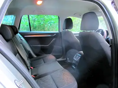 Skoda Octavia Combi 2.0 TDI Clever 4x4 — Robustesse tout-terrain et efficacité diesel — tableau de bord