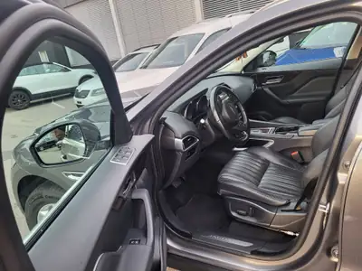 Jaguar F-Pace 2.0d Portfolio AWD — SUV diesel premium, 115'000 km, traction intégrale — vue extérieure