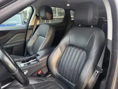 Jaguar F-Pace 2.0d Portfolio AWD — SUV diesel premium, 115'000 km, traction intégrale — côté