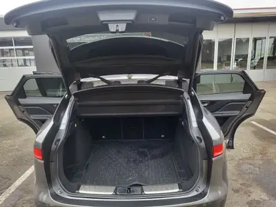 Jaguar F-Pace 2.0d Portfolio AWD — SUV diesel premium, 115'000 km, traction intégrale — Miniature 9