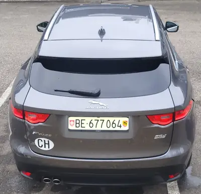 Jaguar F-Pace 2.0d Portfolio AWD — SUV diesel premium, 115'000 km, traction intégrale — Miniature 14