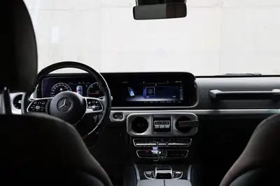 Mercedes-Benz G 350 d AMG Line — Le SUV légendaire au diesel efficace, 22 500 km seulement — Miniature 10