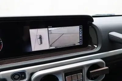 Mercedes-Benz G 350 d AMG Line — Le SUV légendaire au diesel efficace, 22 500 km seulement — Miniature 12