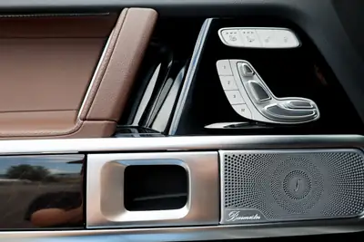 Mercedes-Benz G 350 d AMG Line — Le SUV légendaire au diesel efficace, 22 500 km seulement — Miniature 13