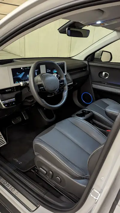 Hyundai Ioniq 5 77 kWh Amplia 2WD — Électrique performant, 30'000 km seulement — intérieur