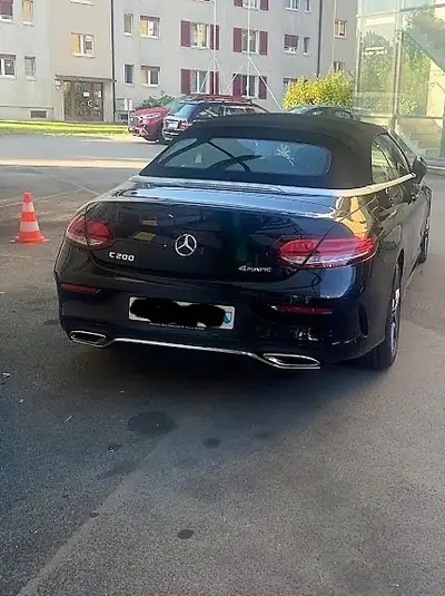 Mercedes-Benz C 200 Cabriolet 4Matic — Élégance décapotable avec transmission intégrale — Miniature 8