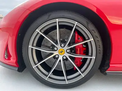 Ferrari 812 GTS — Cabriolet sportif légendaire, 796 ch et seulement 6155 km — Miniatur 9