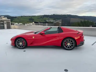 Ferrari 812 GTS — Cabriolet sportif légendaire, 796 ch et seulement 6155 km — Miniatur 10