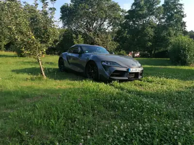 Toyota Supra GR 3.0i Turbo — Coupé sportif légendaire, turbo 340 ch, seulement 4000 km — vue extérieure