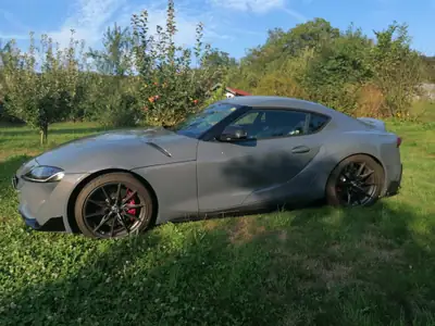 Toyota Supra GR 3.0i Turbo — Coupé sportif légendaire, turbo 340 ch, seulement 4000 km — intérieur