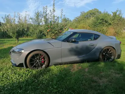 Toyota Supra GR 3.0i Turbo — Coupé sportif légendaire, turbo 340 ch, seulement 4000 km — tableau de bord
