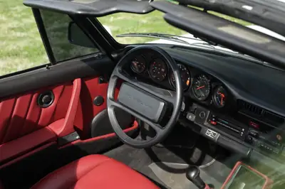 Porsche 911 Cabrio SC 3.0 — Chef-d'œuvre des années 80, entièrement restauré — Miniatura 8