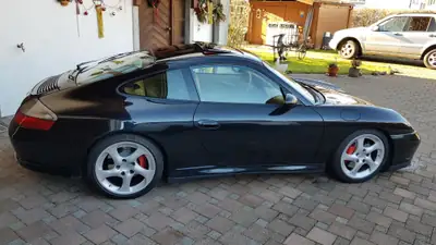 Porsche 911 Carrera 4 S — Légende sportive 2001, transmission automatique, récemment révisée — arrière
