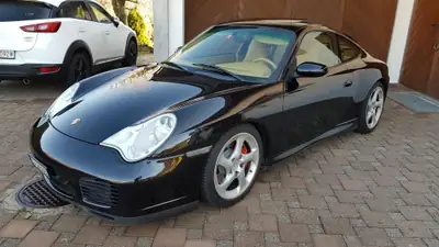 Porsche 911 Carrera 4 S — Légende sportive 2001, transmission automatique, récemment révisée — détail