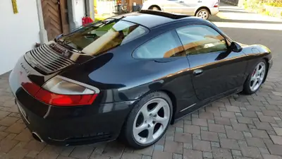 Porsche 911 Carrera 4 S — Légende sportive 2001, transmission automatique, récemment révisée — intérieur
