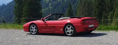 Ferrari F355 Spider — Cabriolet légendaire avec boîte F1, 380 ch de pur plaisir — côté