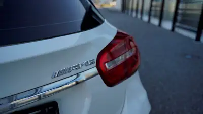 Mercedes-Benz GLA 45 AMG 4Matic — SUV haute performance, 360 ch et transmission DCT — dettaglio