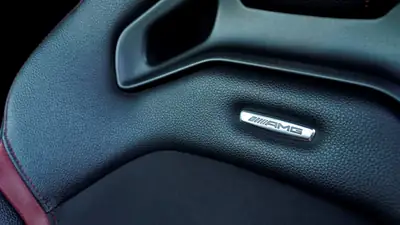 Mercedes-Benz GLA 45 AMG 4Matic — SUV haute performance, 360 ch et transmission DCT — Miniatura 10