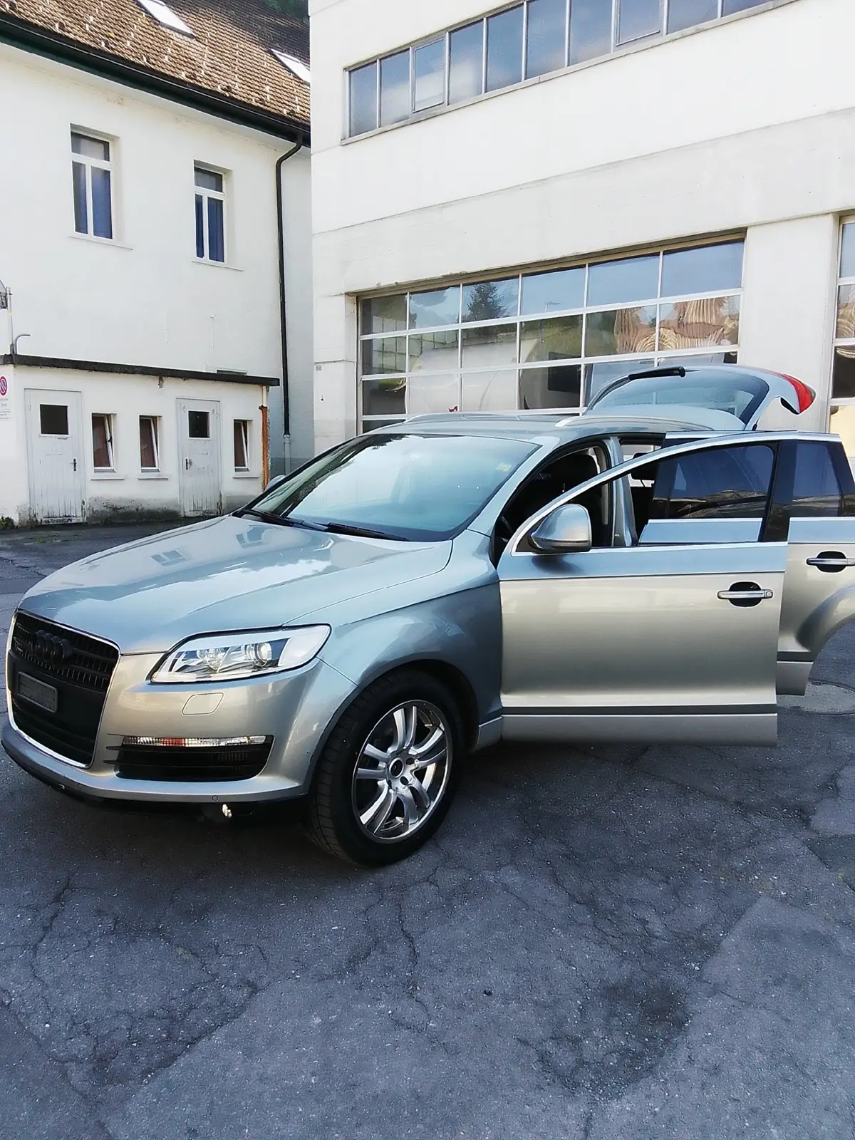 Audi Q7 3.0 TDI quattro — SUV premium 7 places, diesel performant et fiable — vista esterna