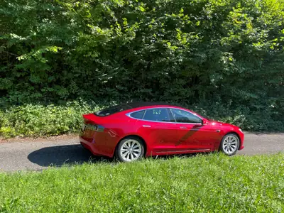 Tesla Model S 90D — Berline électrique haute performance, 138 500 km, garantie batterie — Innenraum