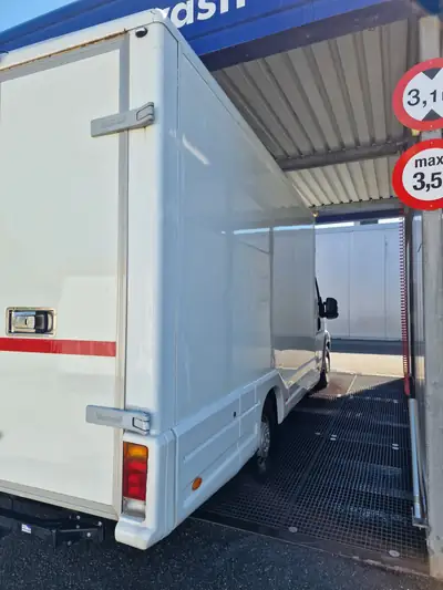 Citroën Jumper 3.0 HDi 16Q — Fourgon utilitaire robuste, moteur puissant et fiable — vista posteriore