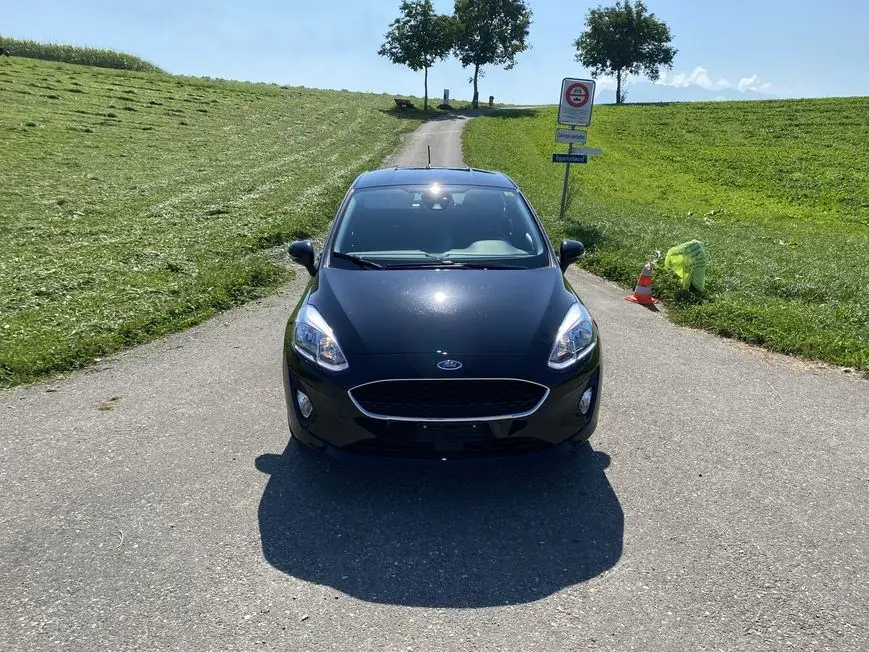 Ford Fiesta 1.0 SCTi Titanium — Citadine efficace, moteur écoresponsable, 13 500 km seulement — Außenansicht