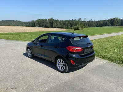 Ford Fiesta 1.0 SCTi Titanium — Citadine efficace, moteur écoresponsable, 13 500 km seulement — Innenraum