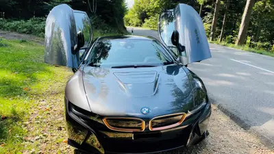 BMW i8 Coupé — Hybride rechargeable sportif, 28'000 km, édition collector — Innenraum