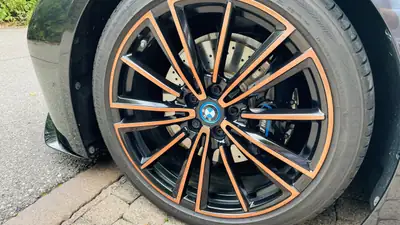 BMW i8 Coupé — Hybride rechargeable sportif, 28'000 km, édition collector — Miniatur 15
