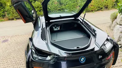 BMW i8 Coupé — Hybride rechargeable sportif, 28'000 km, édition collector — Miniatur 18