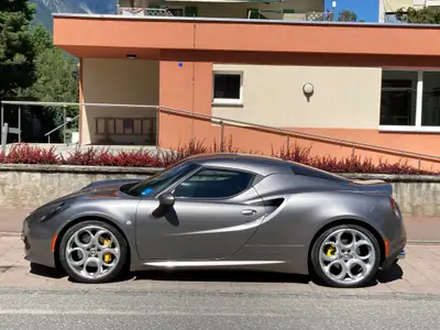 Alfa Romeo 4C 1750 TBi TCT — Sportive légendaire, 19'000 km seulement — côté