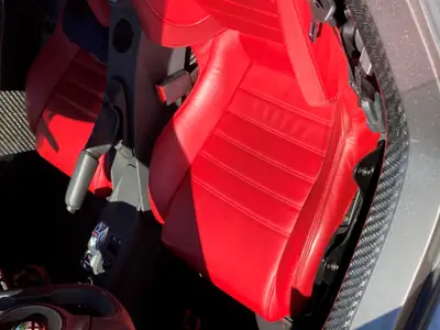Alfa Romeo 4C 1750 TBi TCT — Sportive légendaire, 19'000 km seulement — intérieur