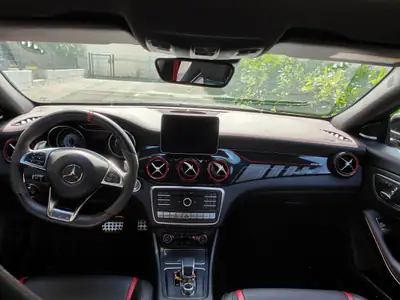 Mercedes-Benz CLA 45 AMG Shooting Brake — Break sportif 381 ch, 77'000 km seulement — interni