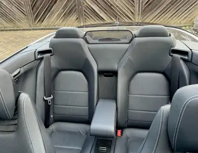 Mercedes-Benz E 400 Cabriolet — V6 biturbo 333 ch, AMG Sport, seulement 78 500 km — Miniatur 14
