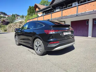 Audi Q4 Sportback e-tron 50 quattro — SUV électrique premium, 85'000 km seulement — côté