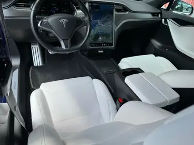 Tesla Model S 100D Performance — Berline électrique haute performance, 95'000 km — fianco