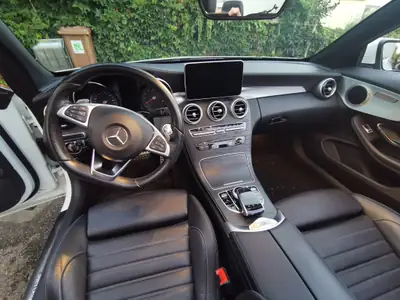 Mercedes-Benz C 200 Cabriolet AMG Line — Élégance décapotable, 4Matic robuste — Heckansicht
