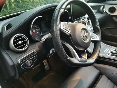Mercedes-Benz C 200 Cabriolet AMG Line — Élégance décapotable, 4Matic robuste — Innenraum
