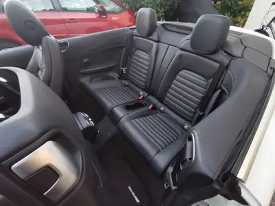 Mercedes-Benz C 200 Cabriolet AMG Line — Élégance décapotable, 4Matic robuste — Armaturenbrett