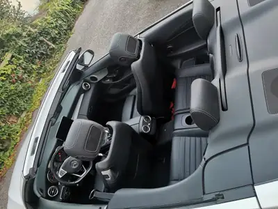 Mercedes-Benz C 200 Cabriolet AMG Line — Élégance décapotable, 4Matic robuste — Miniatur 10
