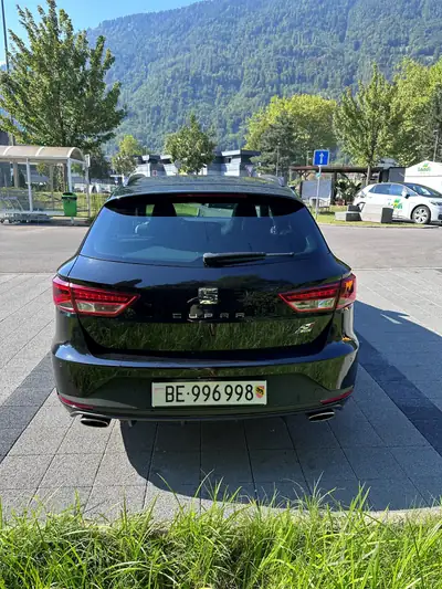 SEAT Leon ST 2.0 TSI Cupra 280 — Break sportif dynamique, entretien exemplaire — side view