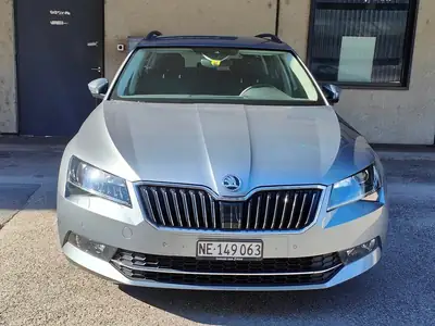 Skoda Superb Combi 2.0 TDi Ambition DSG — Break spacieux, diesel économe, fraîchement révisé — arrière