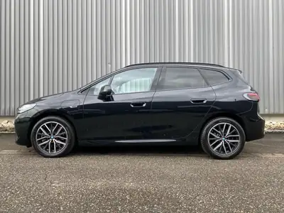 BMW 230e xDrive Active Tourer M Sport — Hybride rechargeable, 34 000 km, tout noir premium — rear view