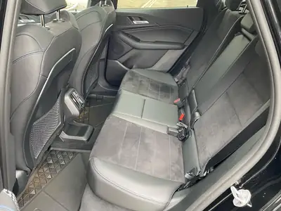 BMW 230e xDrive Active Tourer M Sport — Hybride rechargeable, 34 000 km, tout noir premium — Thumbnail 10