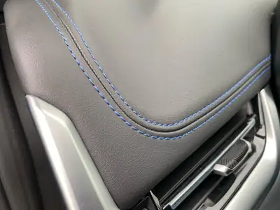 BMW 230e xDrive Active Tourer M Sport — Hybride rechargeable, 34 000 km, tout noir premium — Thumbnail 12